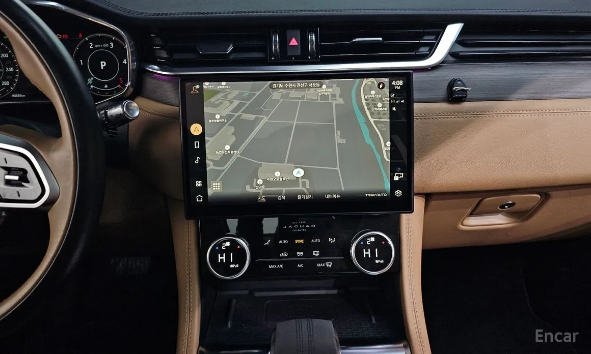 Фото 15 - Jaguar F-Pace