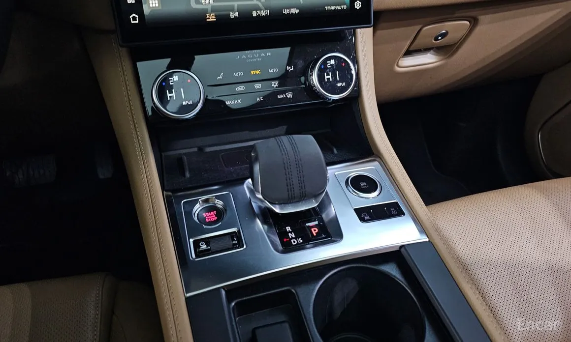 Фото 9 - Jaguar F-Pace