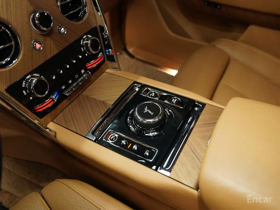 Фото 15 - Rolls-Royce Cullinan