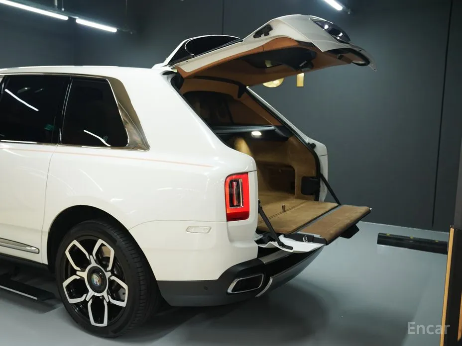 Фото 7 - Rolls-Royce Cullinan
