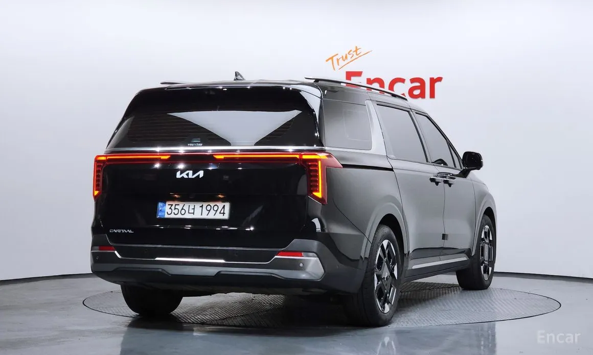 Фото 2 - Kia Carnival