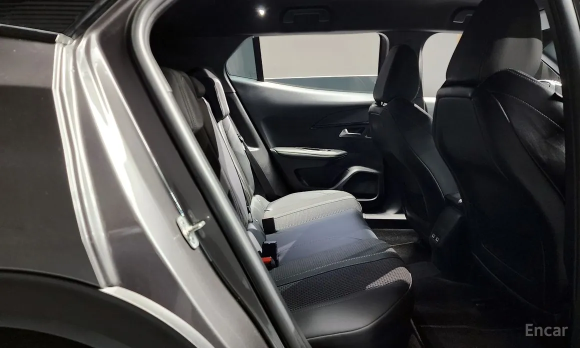 Фото 12 - Peugeot 2008