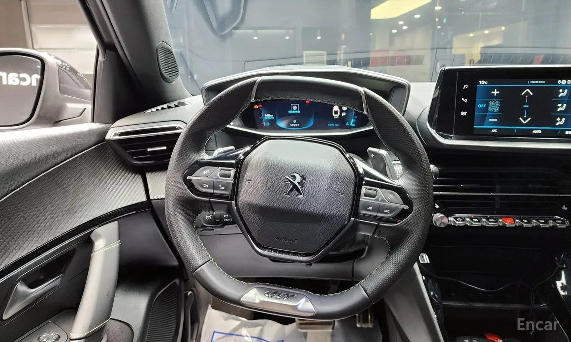 Фото 14 - Peugeot 2008