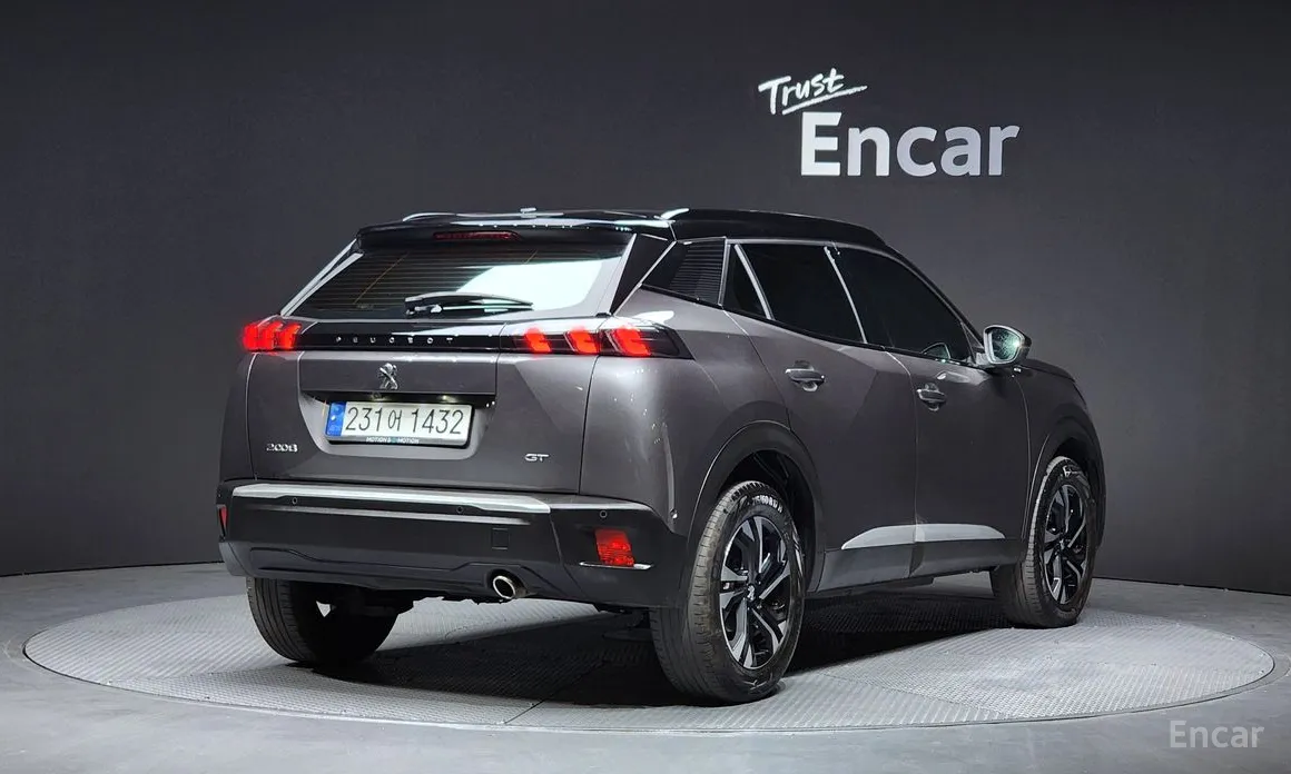 Фото 2 - Peugeot 2008