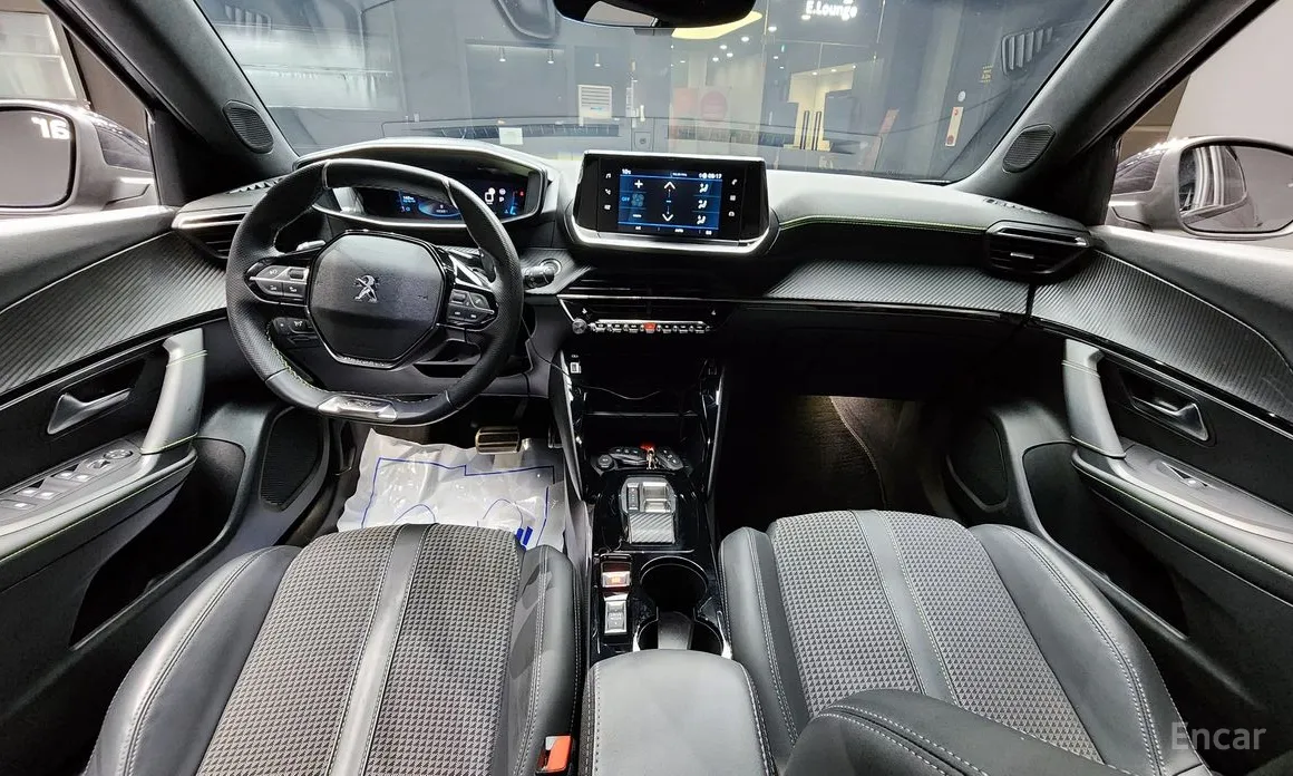 Фото 7 - Peugeot 2008