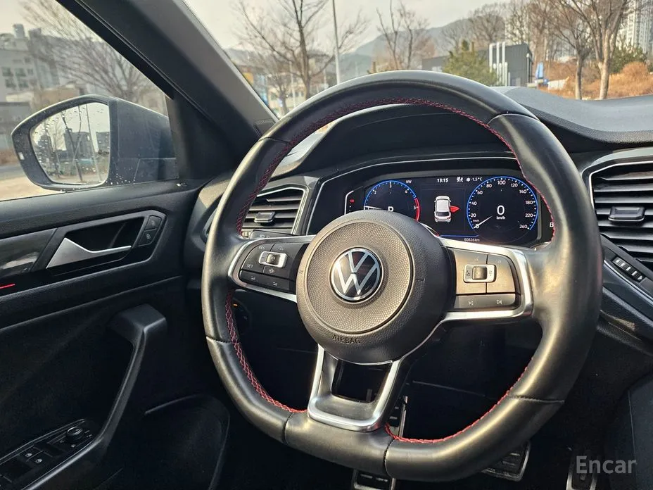 Фото 17 - Volkswagen T-Roc