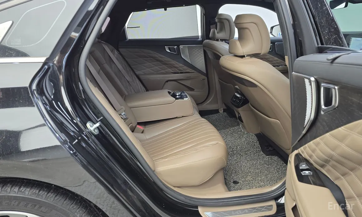 Фото 12 - Kia K8