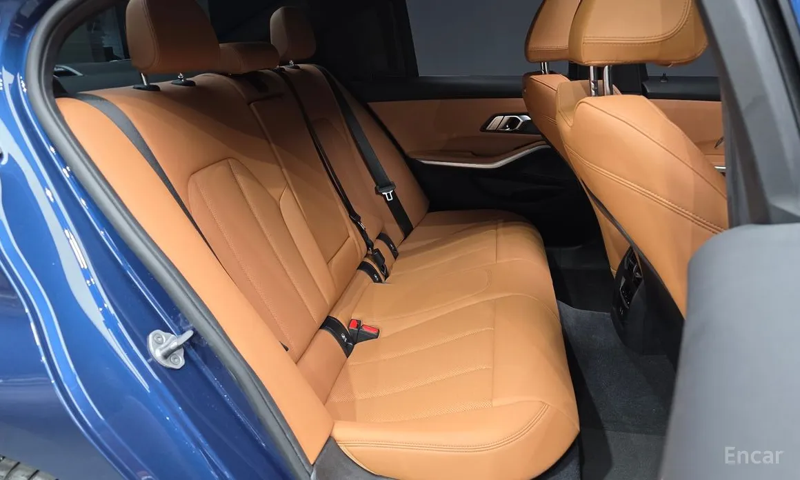 Photo 12 - BMW 3 Series