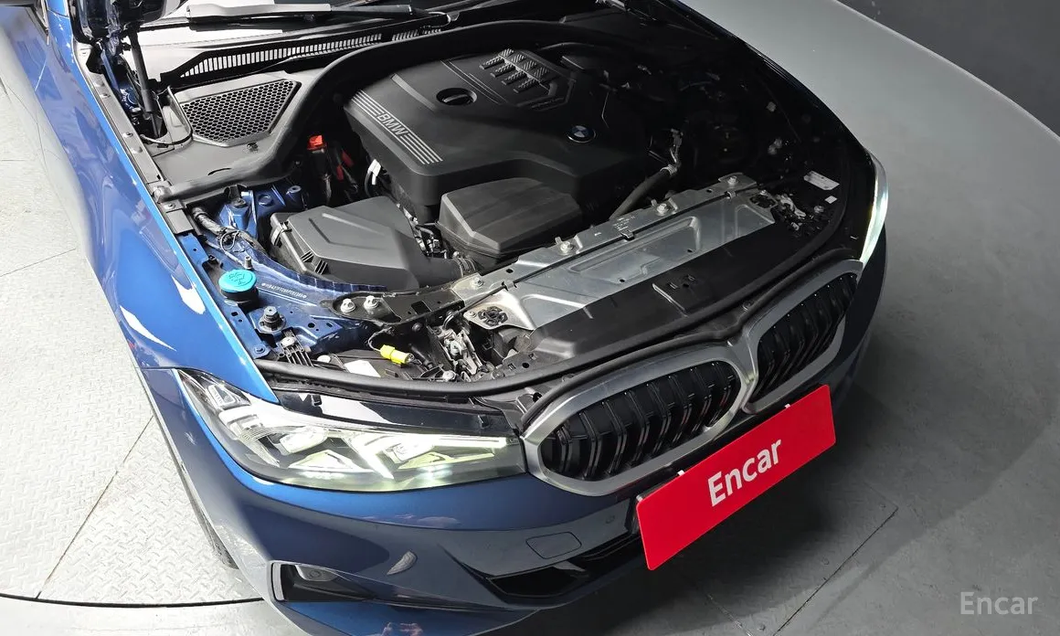 Photo 6 - BMW 3 Series