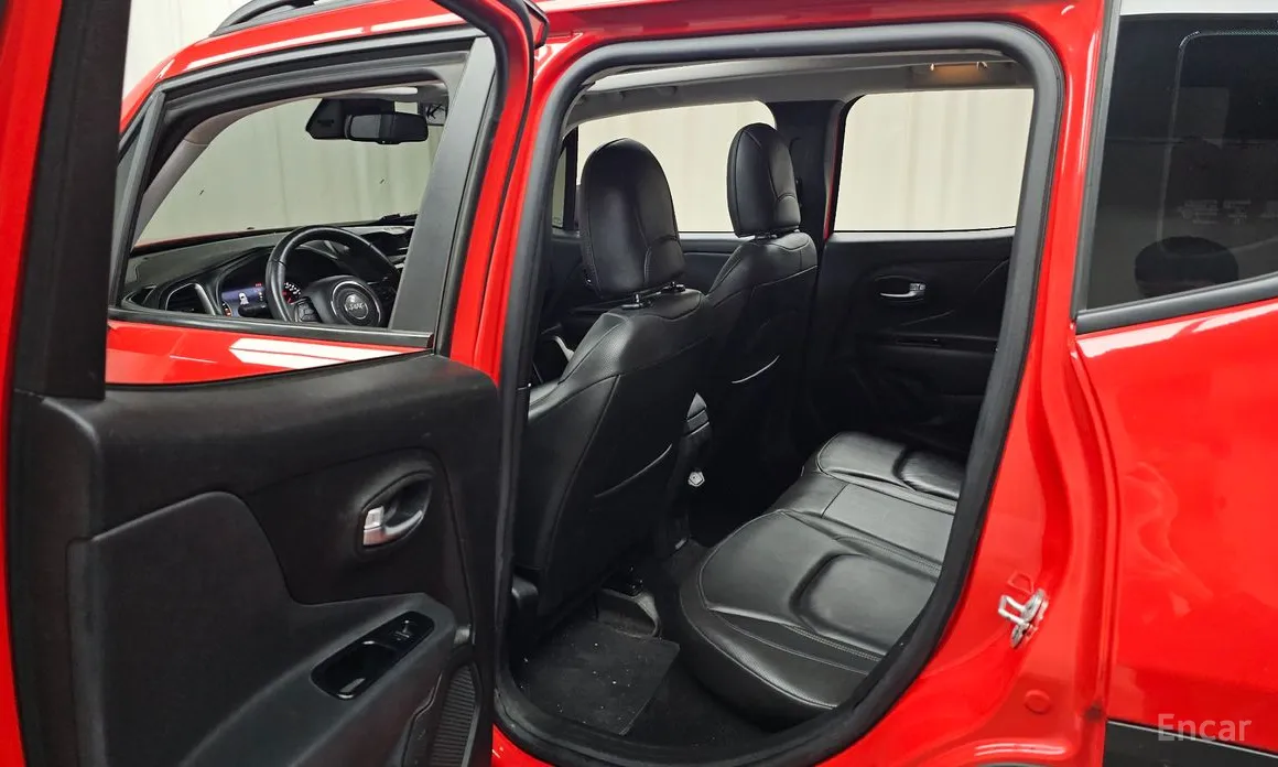 Фото 12 - Jeep Renegade