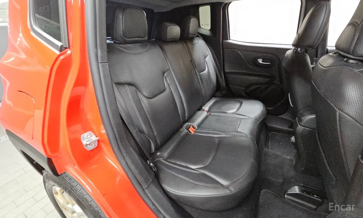 Фото 13 - Jeep Renegade