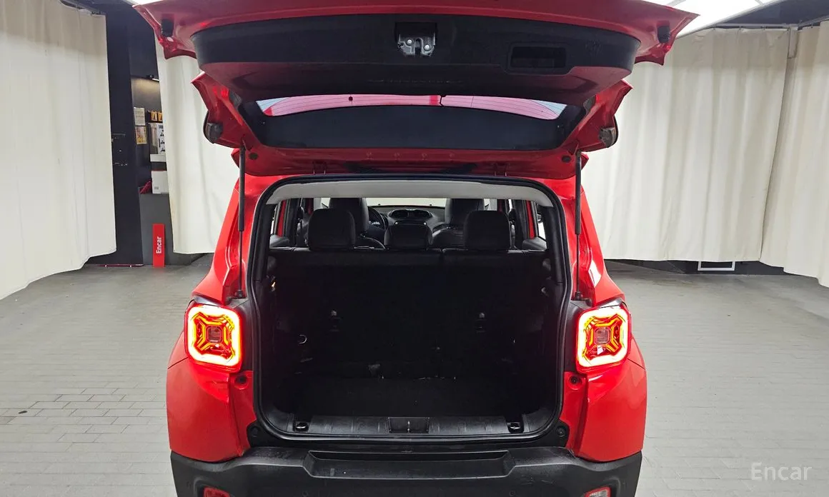 Фото 20 - Jeep Renegade