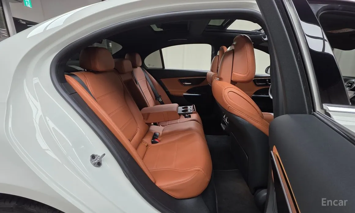 Фото 19 - Mercedes-Benz C-Class