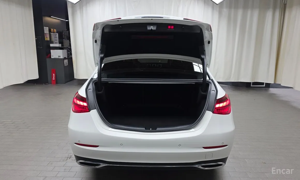 Фото 20 - Mercedes-Benz C-Class