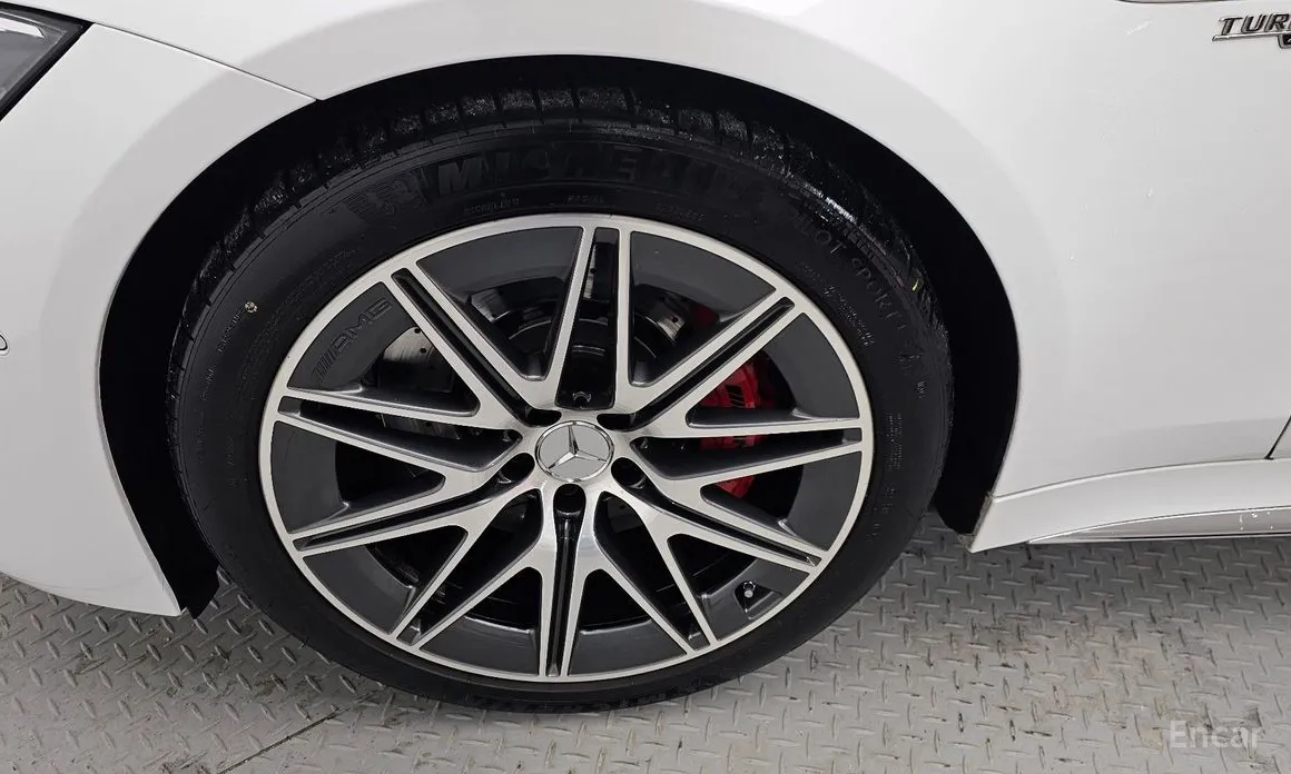 Фото 5 - Mercedes-Benz AMG GT