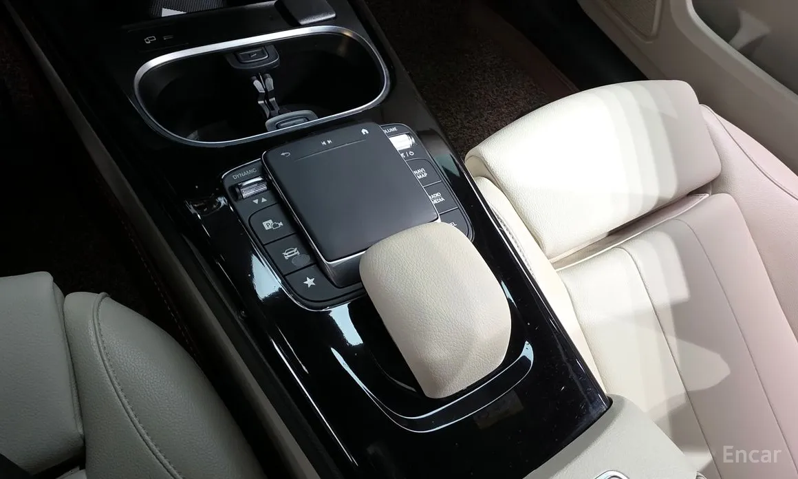 Фото 9 - Mercedes-Benz A-Class