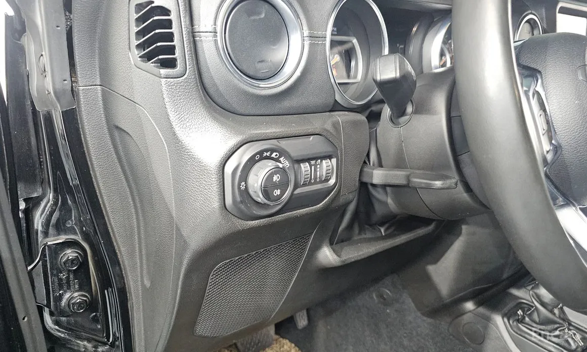 Фото 14 - Jeep Wrangler