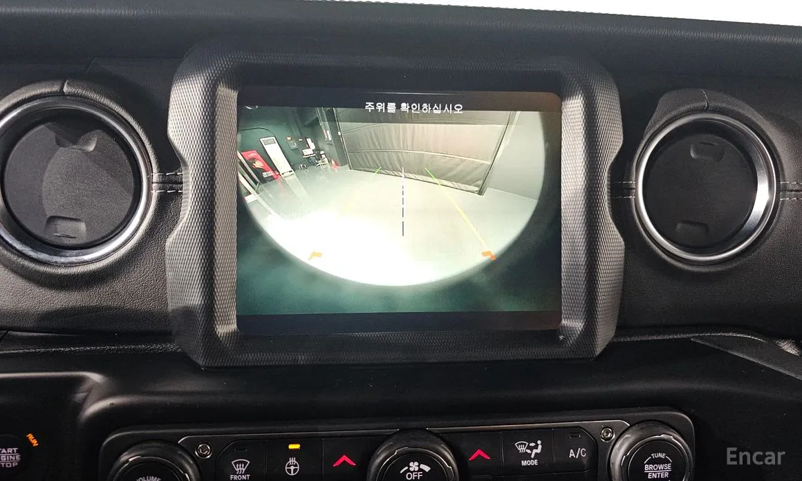 Фото 16 - Jeep Wrangler