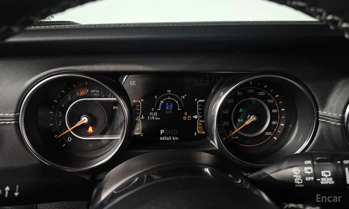 Фото 8 - Jeep Wrangler