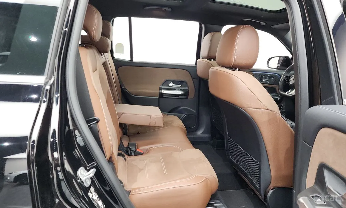 Фото 12 - Mercedes-Benz GLB-Class