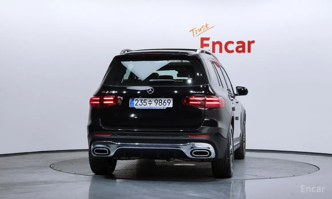 Фото 4 - Mercedes-Benz GLB-Class