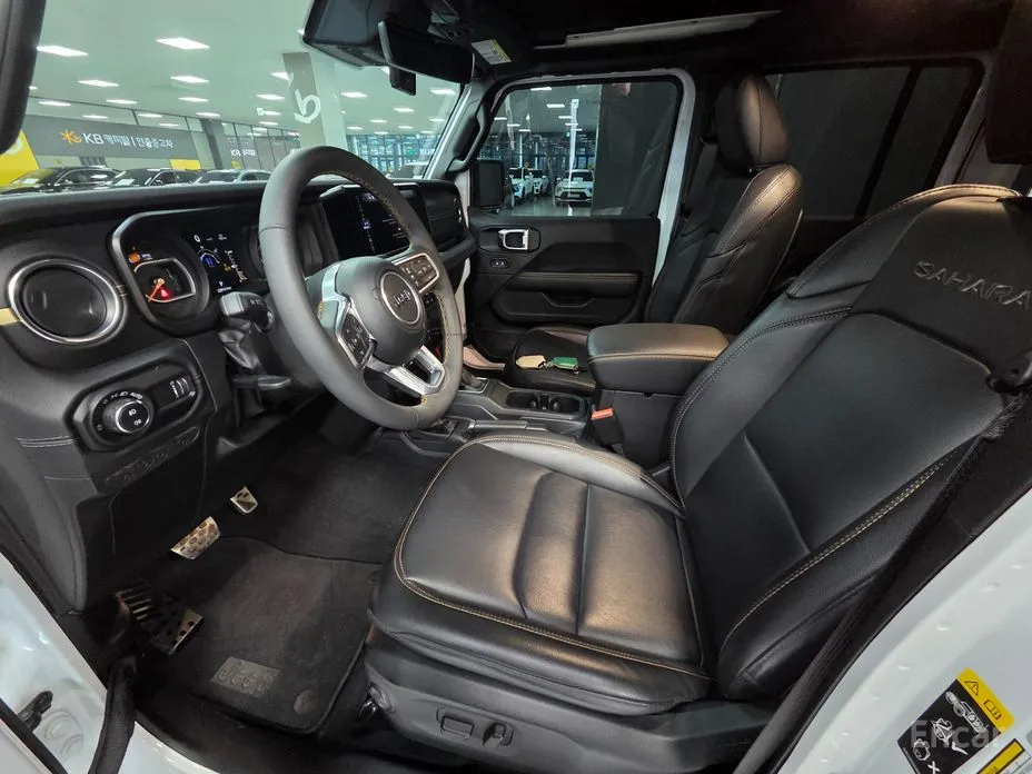 Фото 10 - Jeep Wrangler