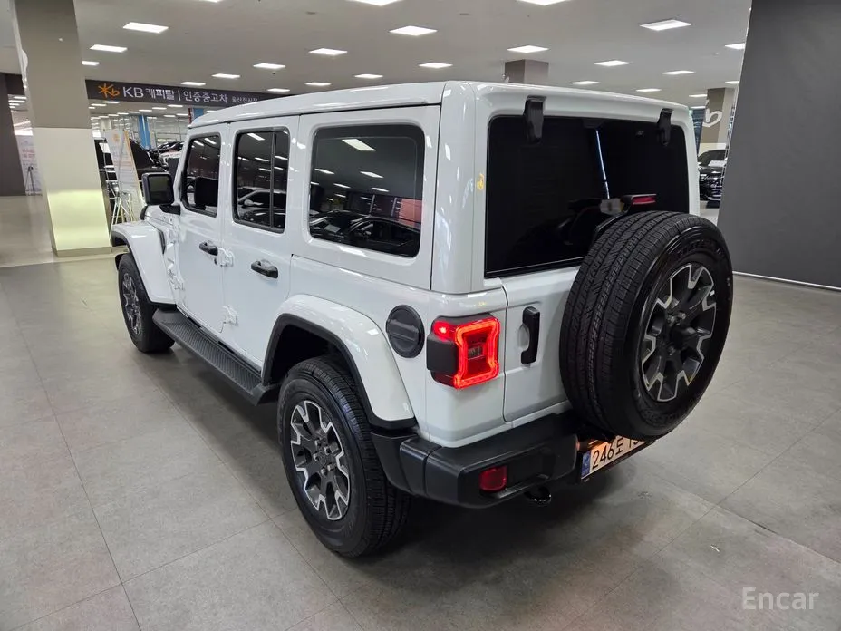 Фото 2 - Jeep Wrangler