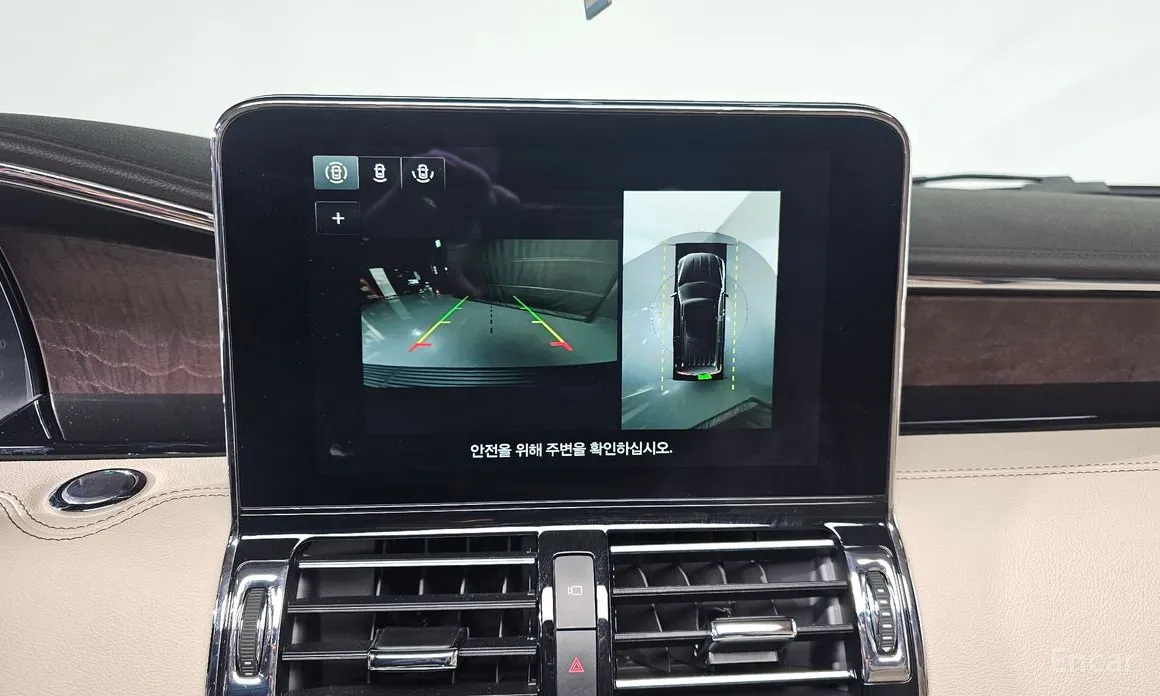 Фото 15 - Lincoln Navigator