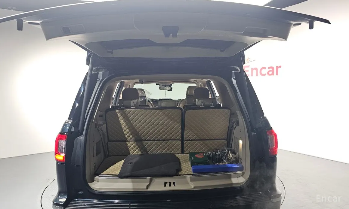Фото 20 - Lincoln Navigator