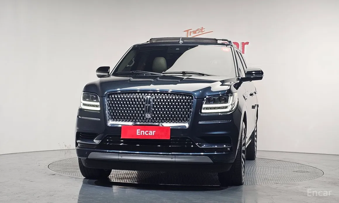 Фото 3 - Lincoln Navigator