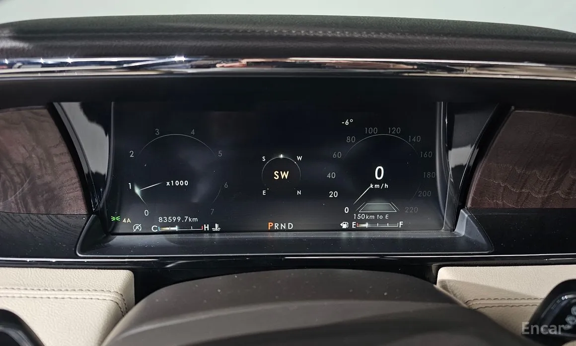 Фото 8 - Lincoln Navigator