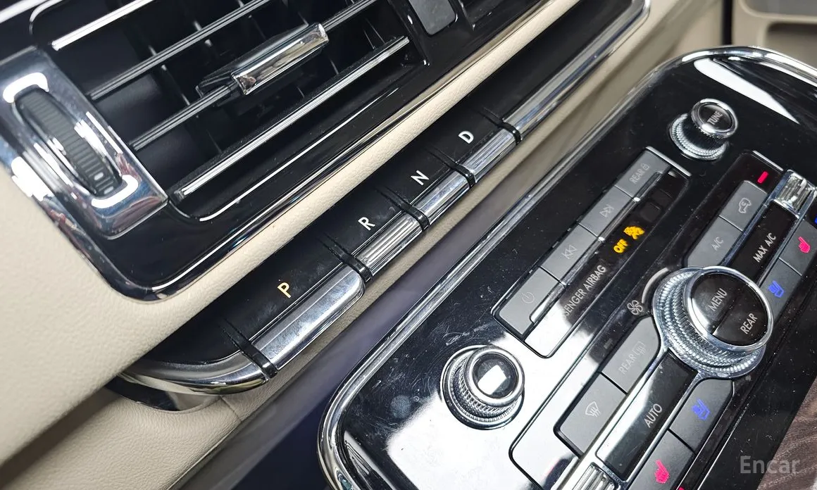 Фото 9 - Lincoln Navigator