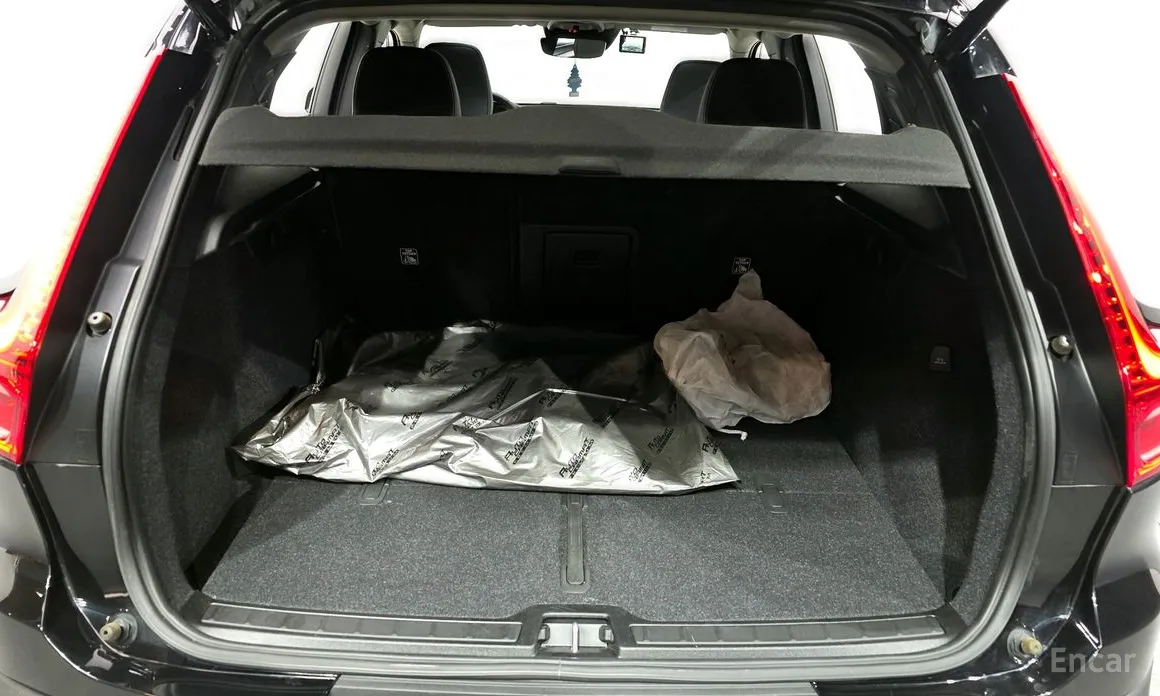 Фото 20 - Volvo XC40