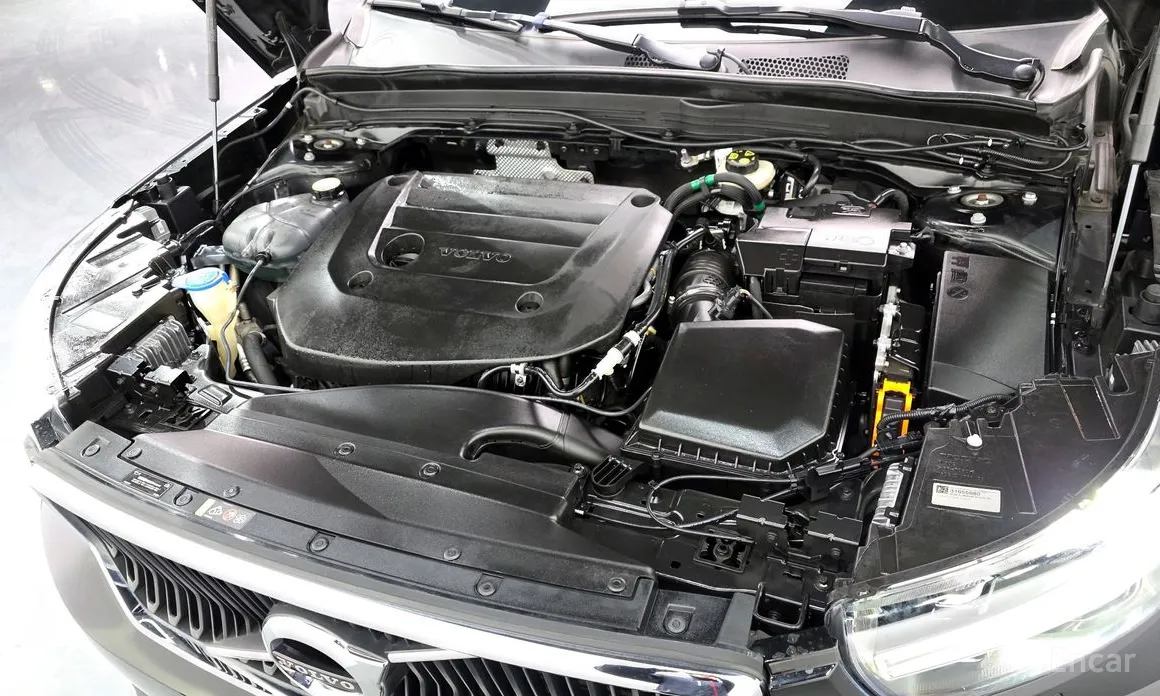 Фото 6 - Volvo XC40