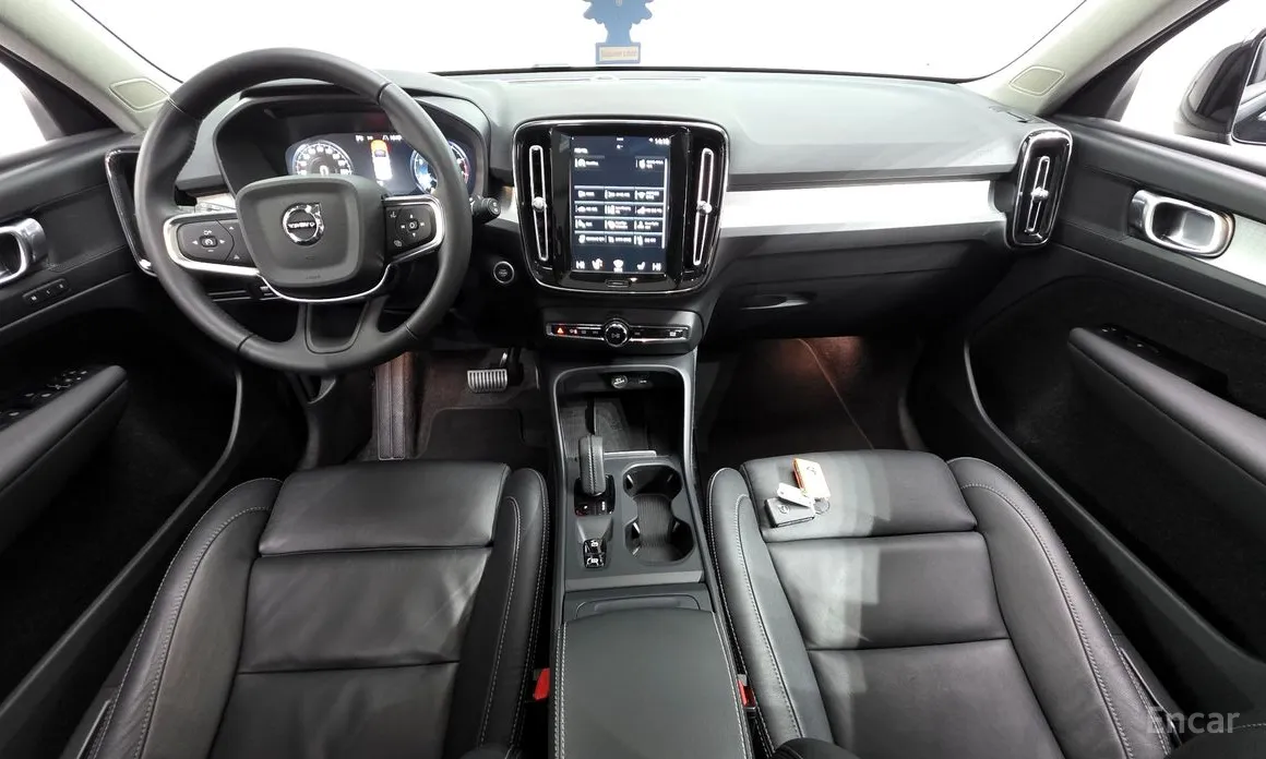 Фото 7 - Volvo XC40