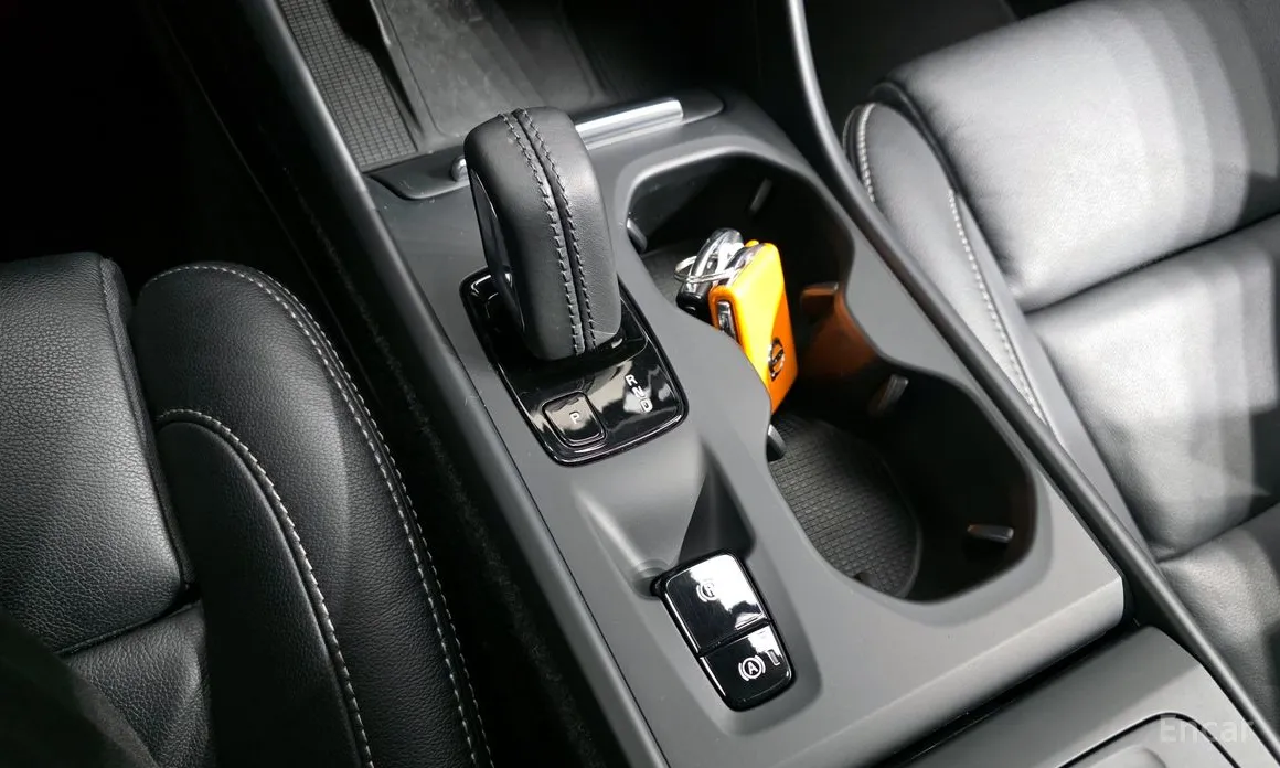 Фото 9 - Volvo XC40