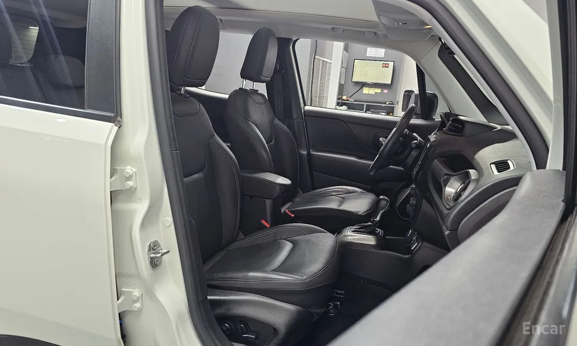 Фото 10 - Jeep Renegade