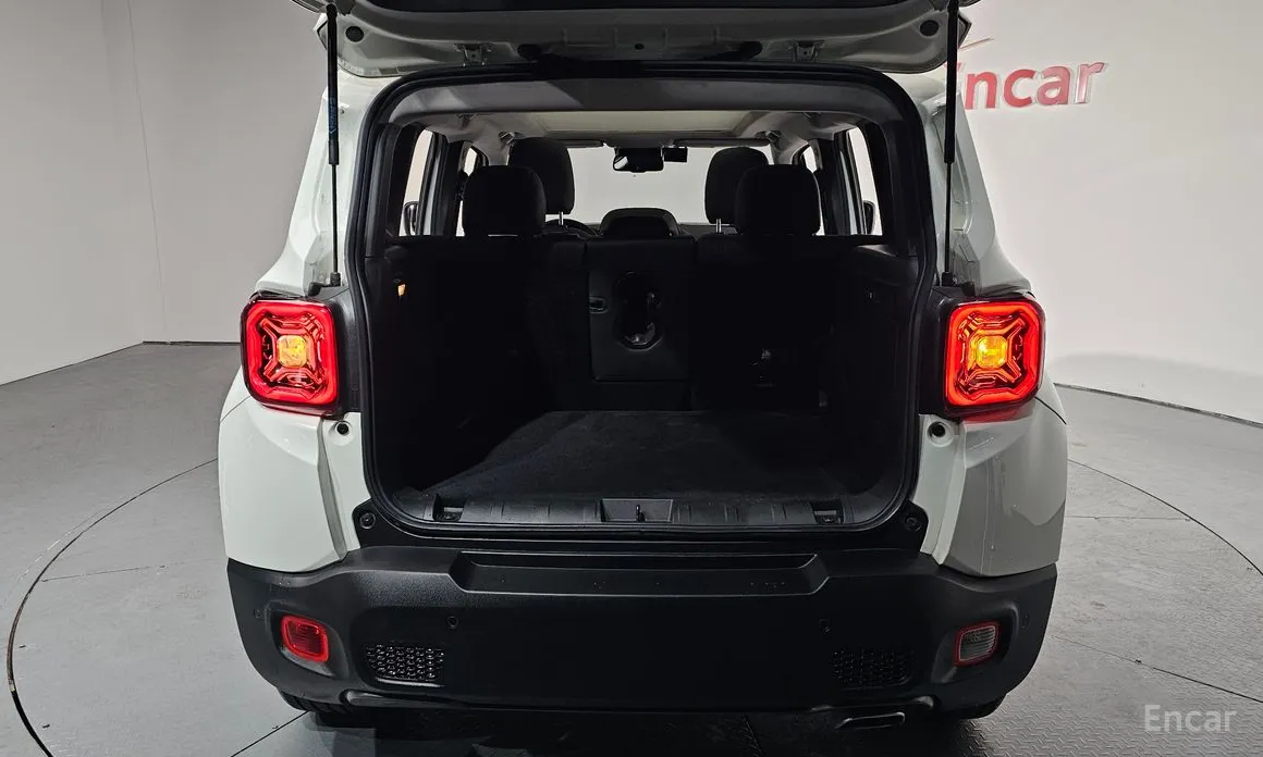 Фото 20 - Jeep Renegade