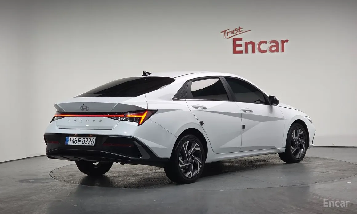 Фото 2 - Hyundai Avante