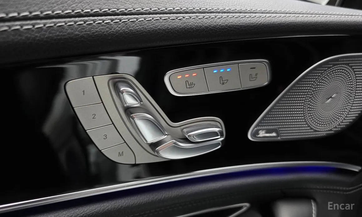 Фото 16 - Mercedes-Benz AMG GT