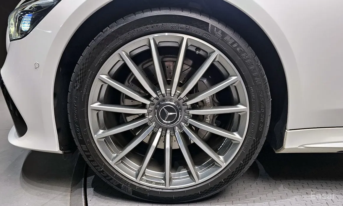 Фото 5 - Mercedes-Benz AMG GT