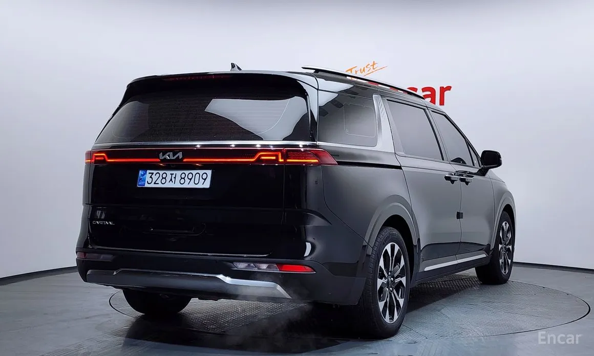 Фото 2 - Kia Carnival