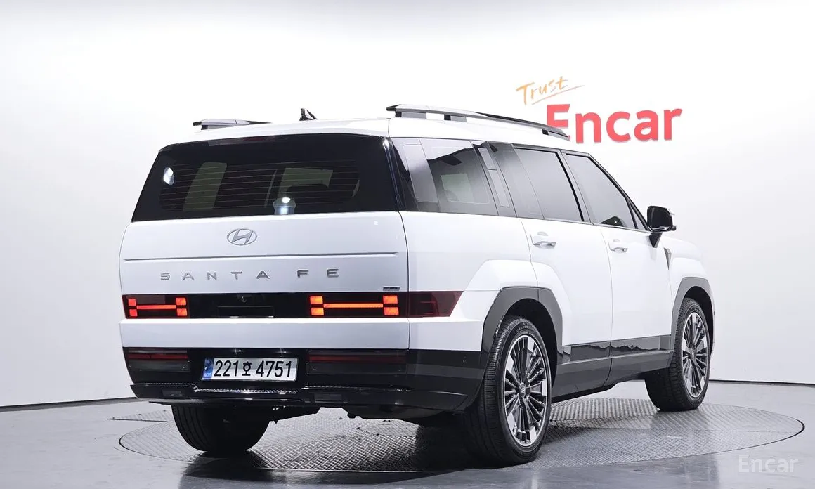 Фото 2 - Hyundai Santa Fe