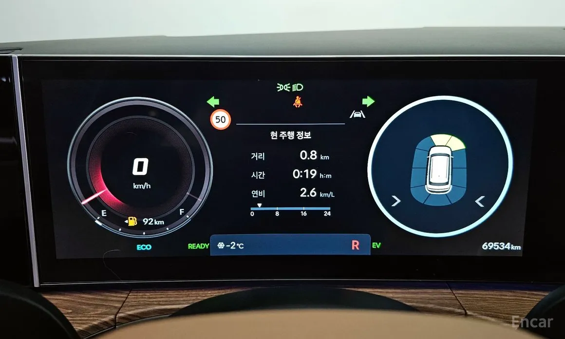 Фото 8 - Hyundai Santa Fe