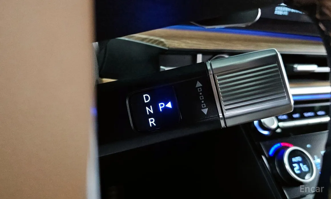 Фото 9 - Hyundai Santa Fe