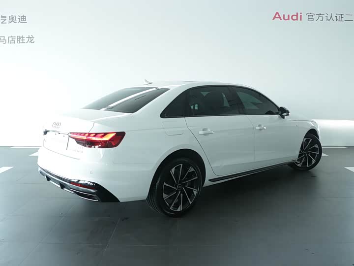 Фото 4 - Audi A4L