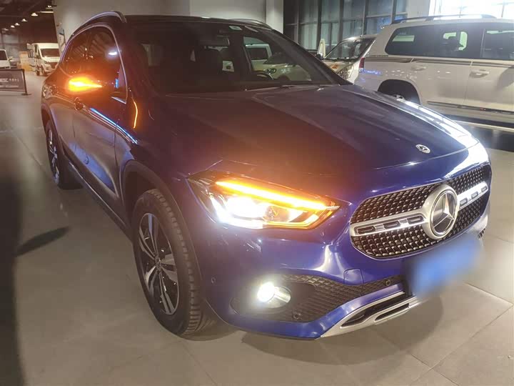 Фото 4 - Mercedes-Benz GLA-Class