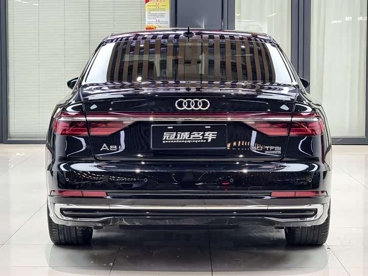 Фото 6 - Audi A8