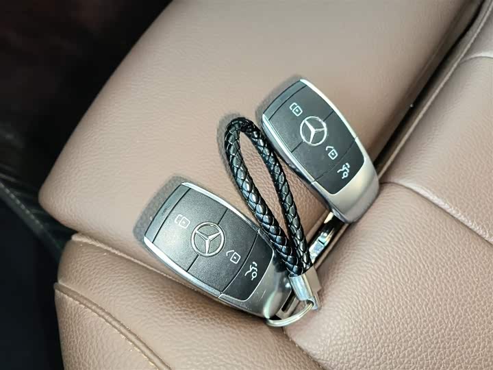 Фото 9 - Mercedes-Benz GLB-Class