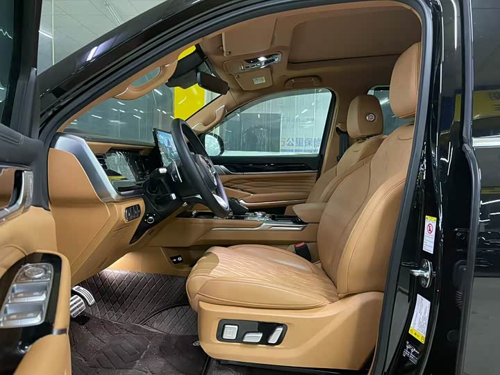 Фото 4 - Tank 500 Hybrid